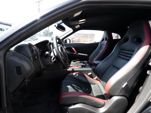 Used 2013 Nissan GT-R Black Edition AWD/4WD image 60