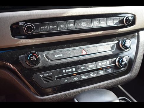 Used 2018 Kia Sedona SX Limited FWD image 12