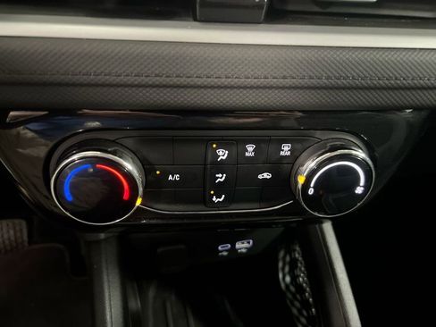 Used 2025 Chevrolet TrailBlazer LT AWD/4WD image 15
