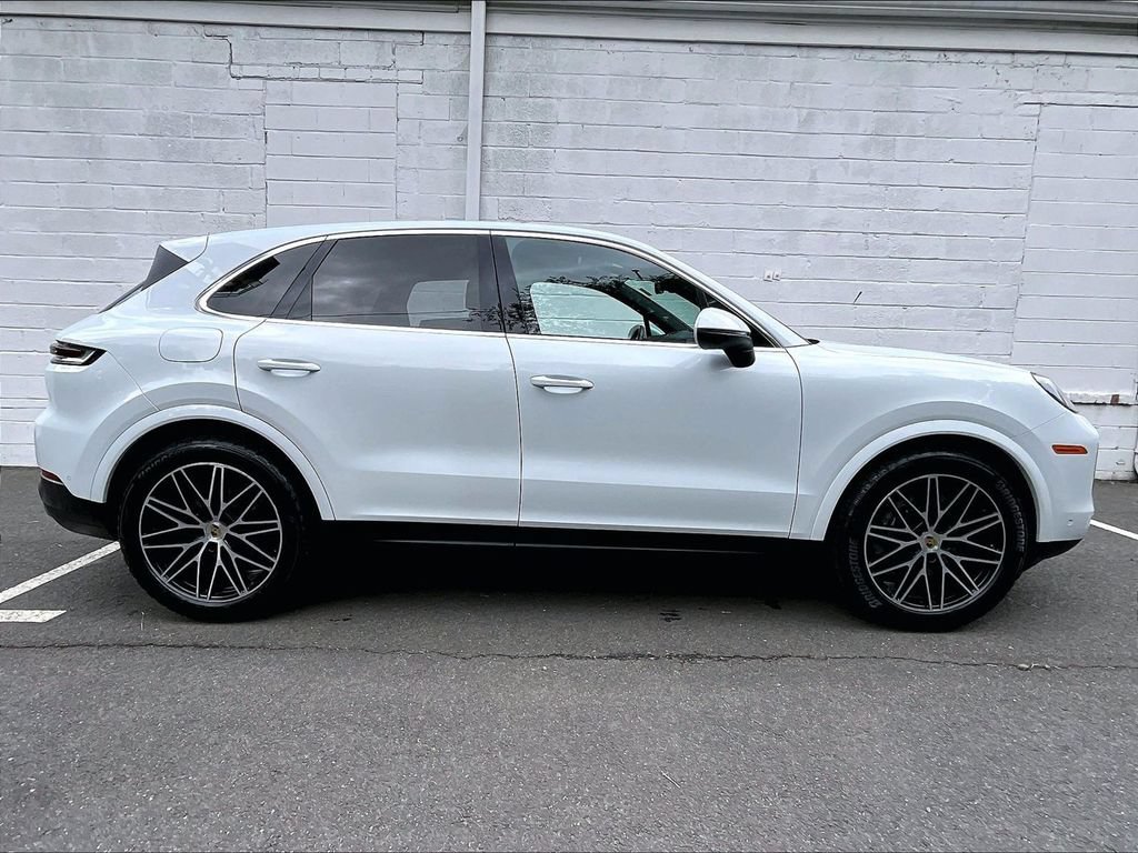 Certified 2024 Porsche Cayenne AWD/4WD image 6