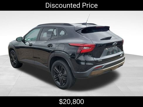 Certified 2024 Chevrolet Trax ACTIV w/ Driver Confidence Package image 3