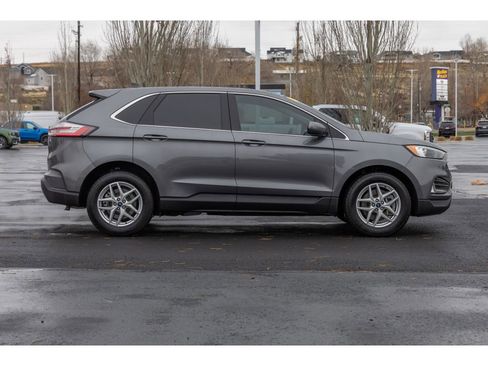 Used 2022 Ford Edge SEL w/ Convenience Package image 2