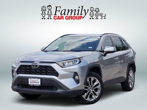 Used 2020 Toyota RAV4 XLE Premium FWD image 1