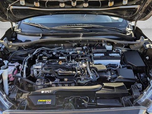 Used 2024 Toyota Corolla Cross LE image 21