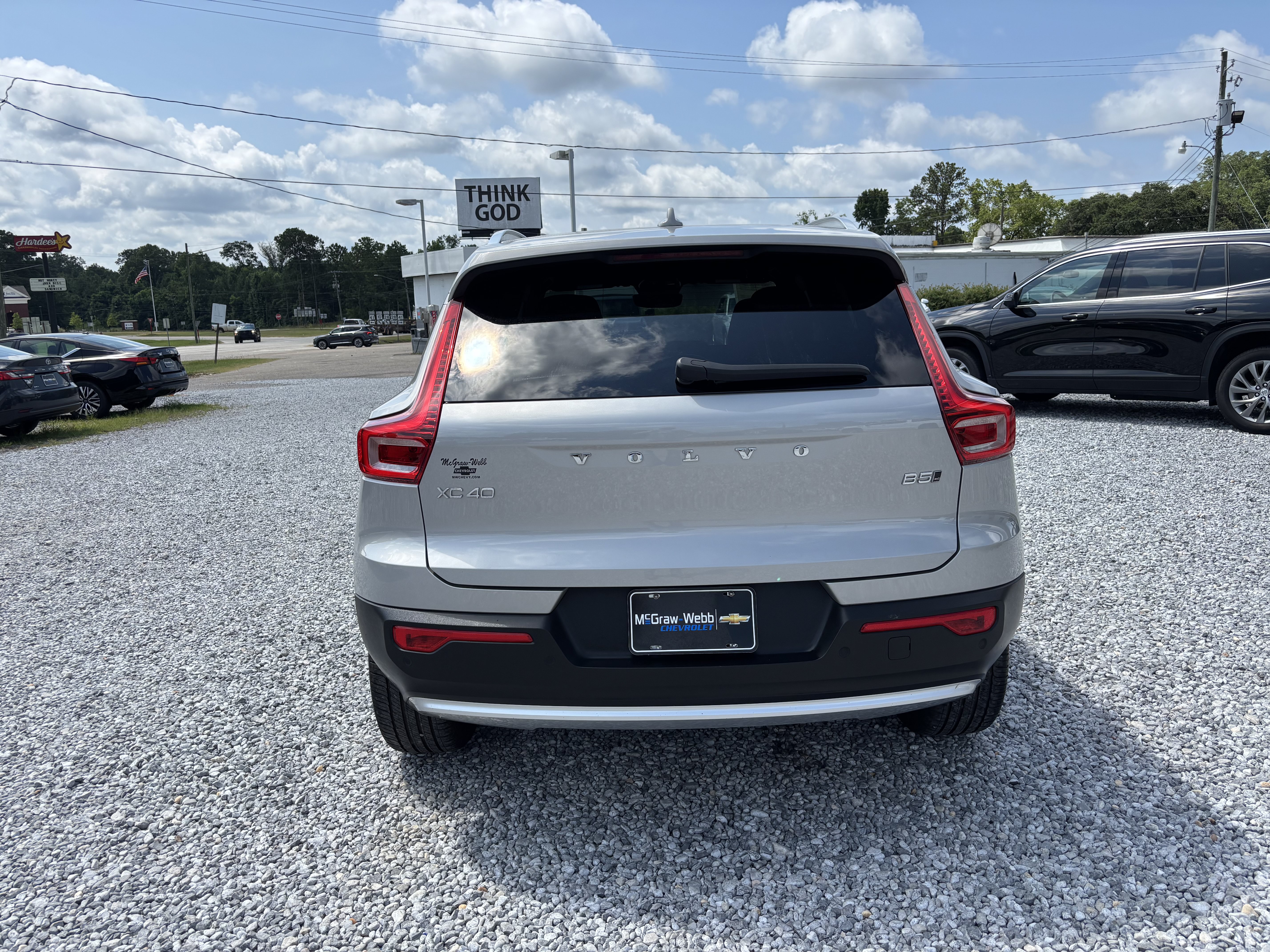 Used 2025 Volvo XC40 B5 Core AWD/4WD image 3