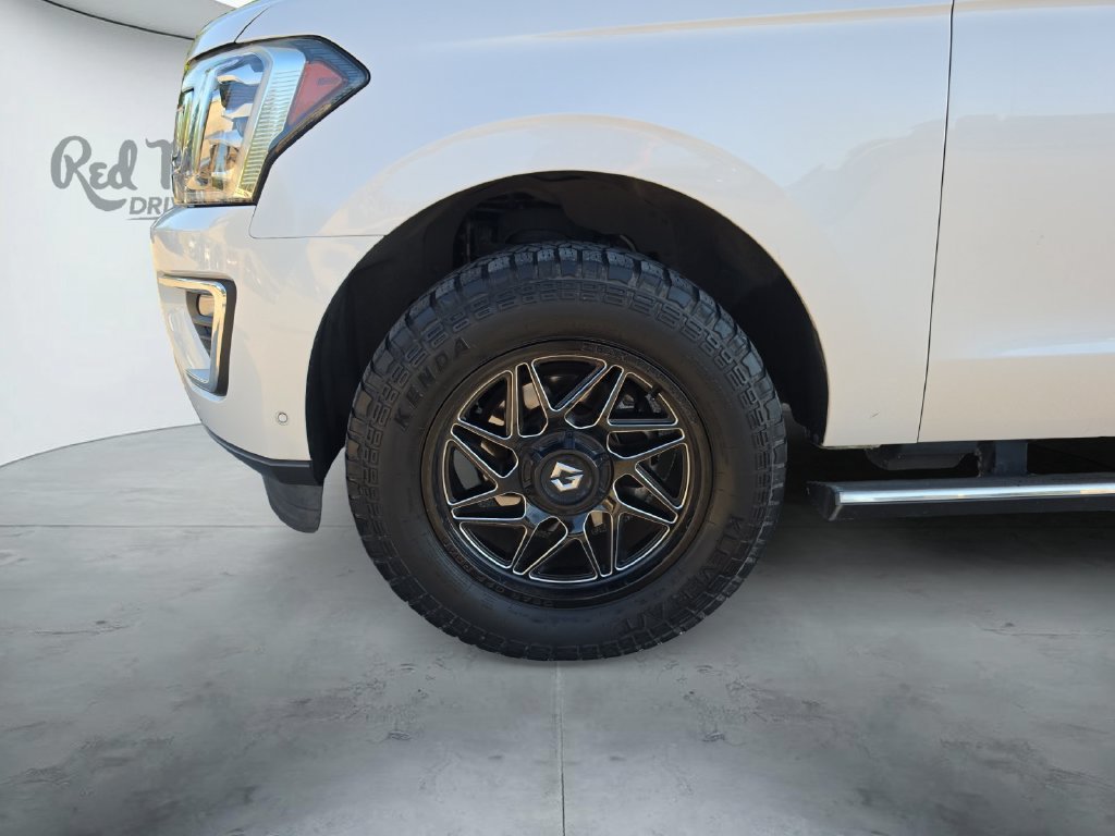 Used 2018 Ford Expedition Limited w/ Equipment Group 302A AWD/4WD image 14