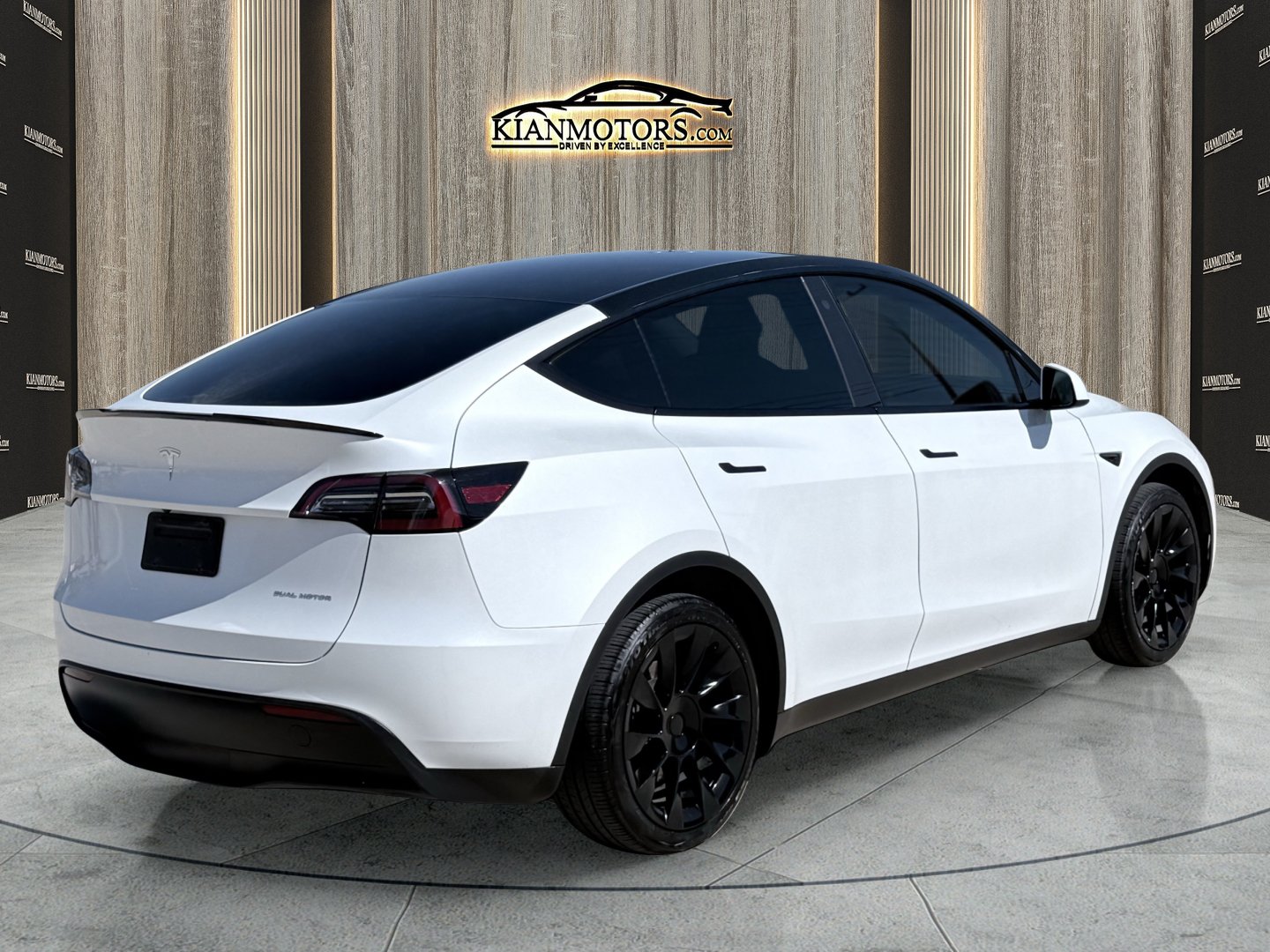 Used 2023 Tesla Model Y Long Range AWD/4WD image 11