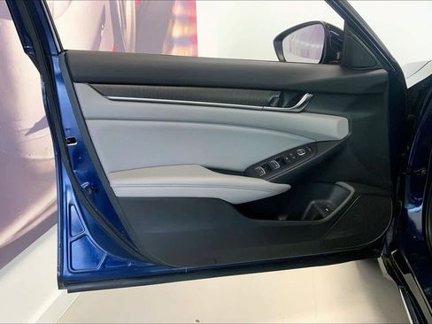 Used 2018 Honda Accord EX image 25