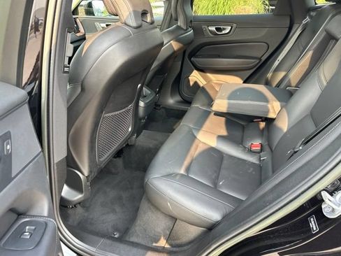 Used 2023 Volvo XC60 B5 Plus AWD/4WD image 12