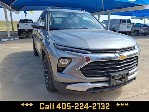 Used 2025 Chevrolet TrailBlazer LT FWD image 8