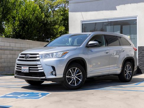 Used 2018 Toyota Highlander XLE FWD image 5
