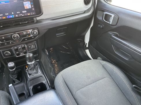 Used 2024 Jeep Wrangler Unlimited Sport AWD/4WD image 15