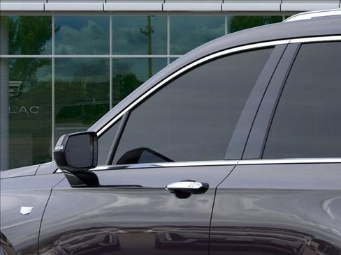 New 2025 Cadillac XT6 Luxury image 12