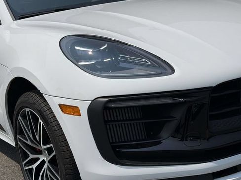 Certified 2023 Porsche Macan S AWD/4WD image 11