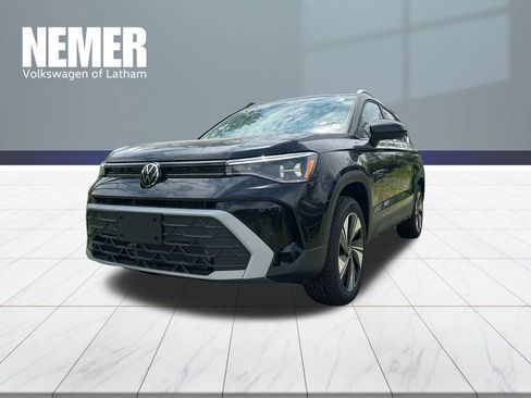 New 2026 Volkswagen Taos SE AWD/4WD image 1