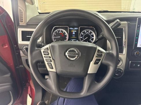 Used 2018 Nissan Titan SV AWD/4WD image 29