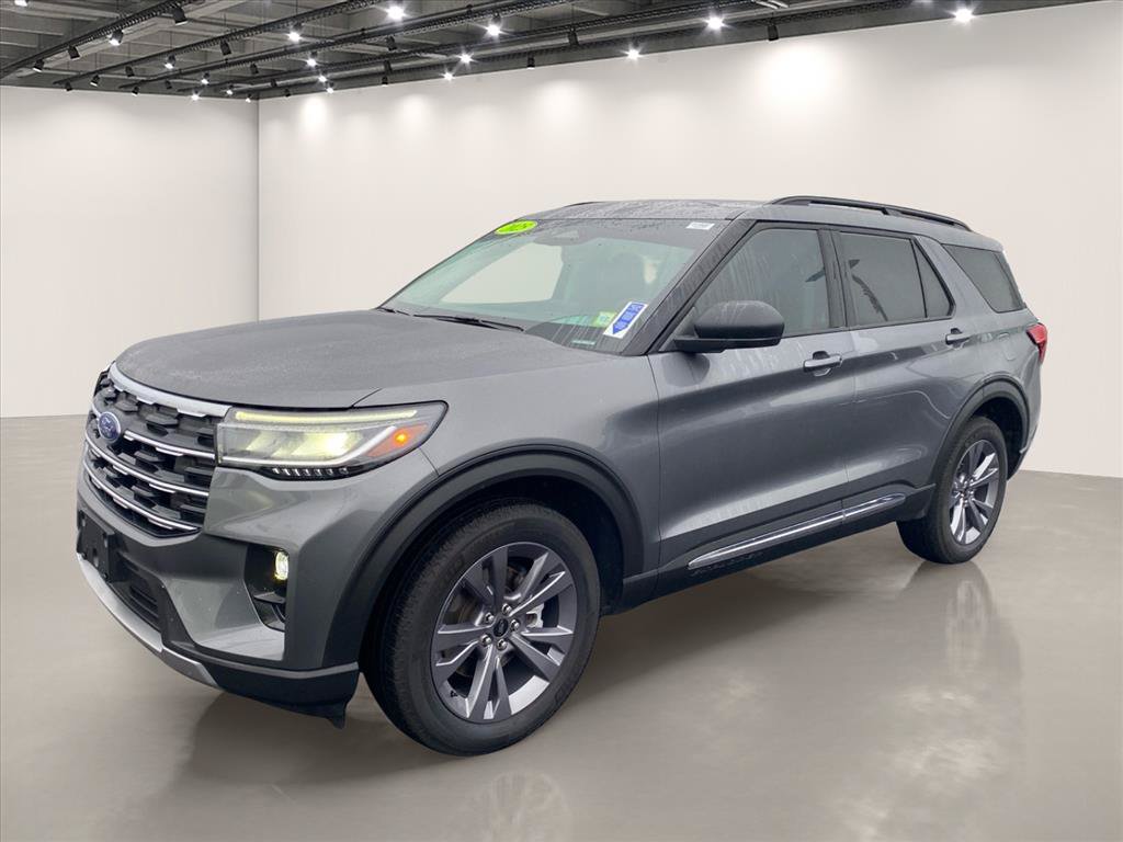 Used 2025 Ford Explorer Active w/ Active Comfort Package AWD/4WD image 3