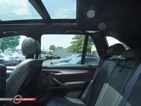 Used 2016 BMW X5 M image 26