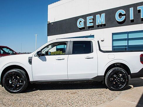 New 2026 Ford Maverick Lariat w/ Black Appearance Package image 2