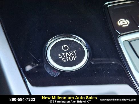 Used 2025 Audi Q4 e-tron Premium w/ Convenience Package image 26