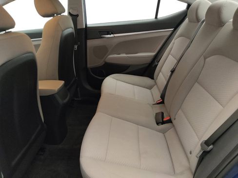Used 2019 Hyundai Elantra SE image 18