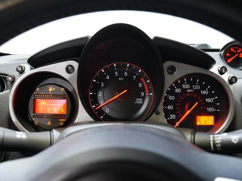 Used 2016 Nissan 370Z Touring RWD image 33