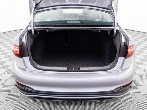 Used 2025 Volkswagen Jetta SE image 26