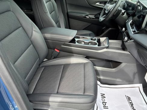New 2027 Chevrolet Equinox LT w/ Convenience Package II AWD/4WD image 30