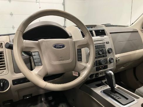 Used 2009 Ford Escape Limited AWD/4WD image 31