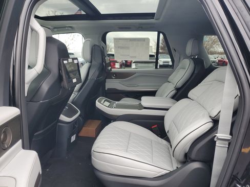 New 2025 Lincoln Navigator L Black Label image 27
