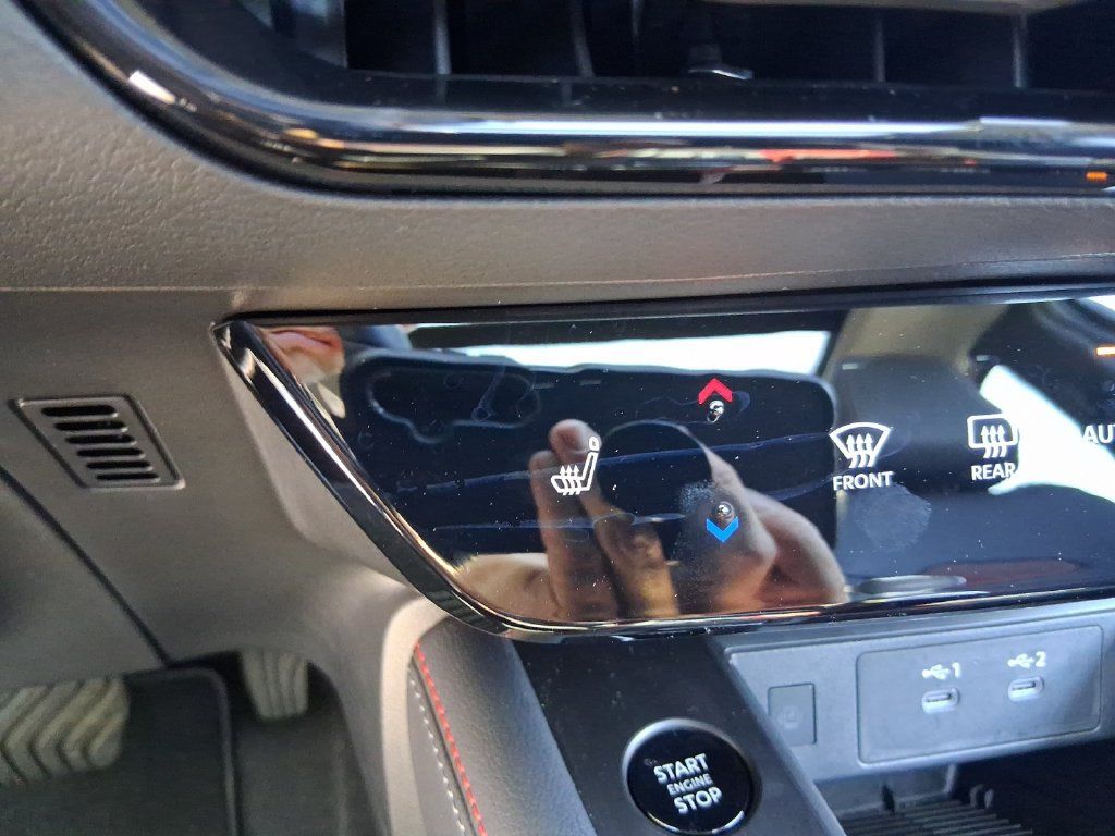 Used 2026 Nissan Kicks SR w/ SR Premium Package AWD/4WD image 30