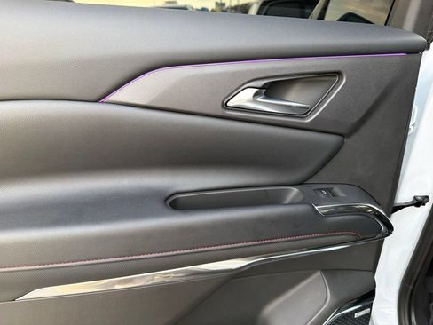 Used 2026 Chevrolet Traverse RS FWD image 7