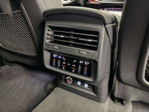 Used 2019 Audi Q8 Premium Plus AWD/4WD image 48