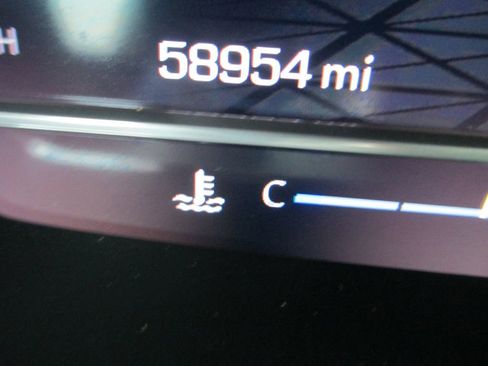 Used 2023 GMC Yukon SLT w/ SLT Luxury Package AWD/4WD image 35
