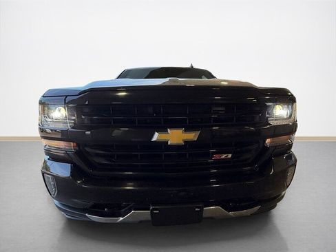 Used 2018 Chevrolet Silverado 1500 LT w/ All Star Edition AWD/4WD image 9