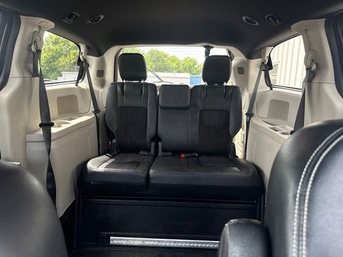 Used 2017 Dodge Grand Caravan SXT FWD image 25