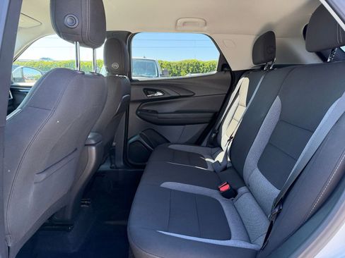 Used 2025 Chevrolet TrailBlazer LT image 23