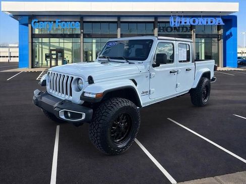 Used 2023 Jeep Gladiator Overland image 4
