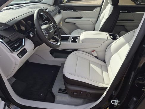 New 2026 GMC Acadia Denali w/ Super Cruise Package AWD/4WD image 9
