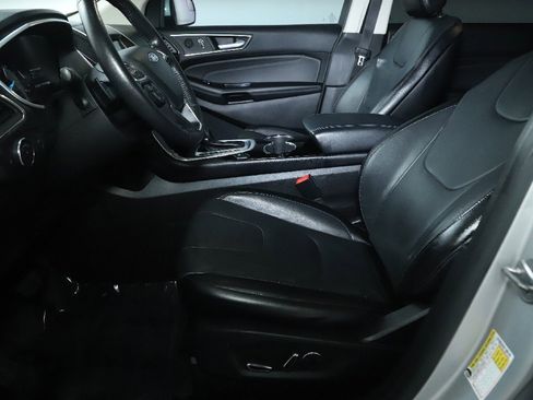 Used 2018 Ford Edge Titanium image 18