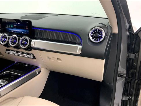 New 2026 Mercedes-Benz GLB 250 image 28