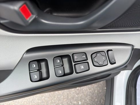 Used 2023 Hyundai Kona SEL AWD/4WD image 12