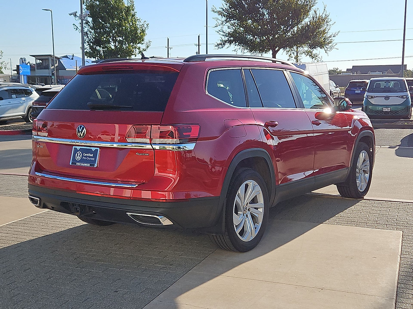 Certified 2023 Volkswagen Atlas SE w/ Panoramic Sunroof Package AWD/4WD image 8