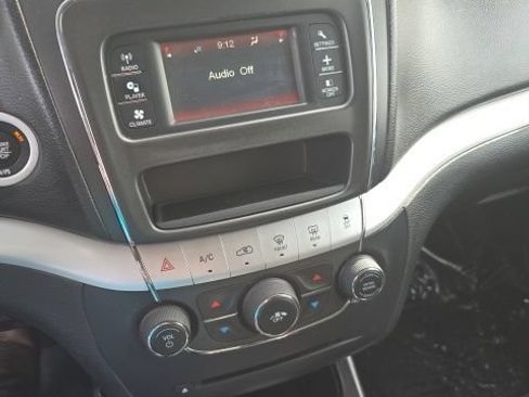 Used 2018 Dodge Journey SE w/ Popular Equipment Group FWD image 16