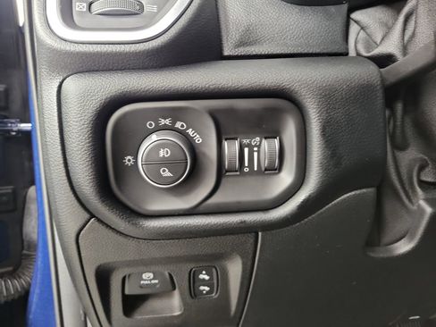 Used 2021 RAM 1500 Laramie w/ Sport Appearance Package RWD image 13
