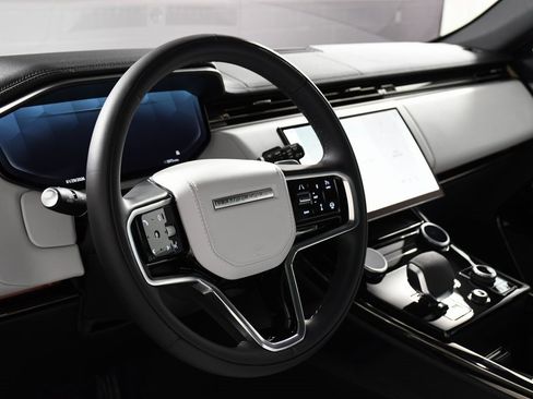 Used 2023 Land Rover Range Rover Sport SE image 13