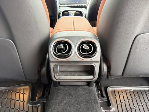 Certified 2026 Mercedes-Benz C 300 4MATIC Sedan image 21