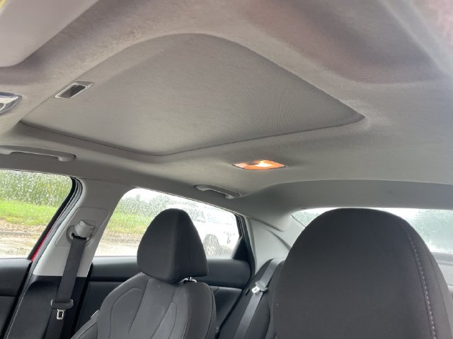 Used 2025 Hyundai Elantra SEL FWD image 27