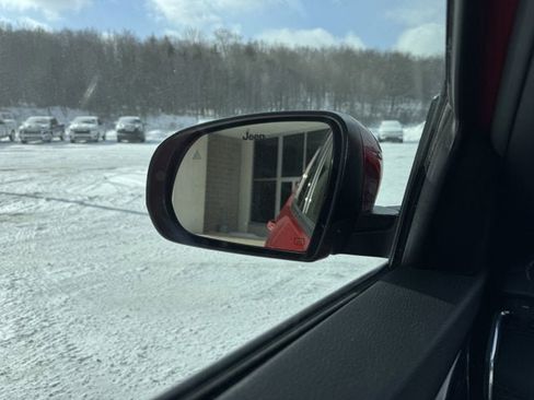 Used 2022 Jeep Compass Limited image 29