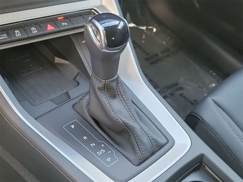 New 2025 Audi Q3 2.0T Premium image 25